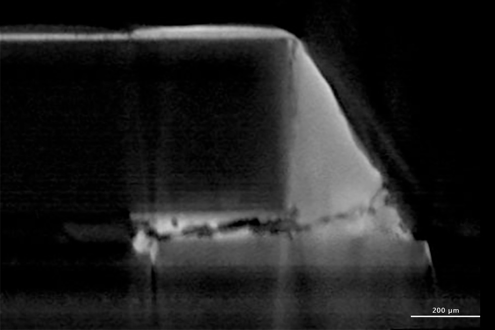 X-ray CT: 2D image - crack in solder joint of a chip resistor.